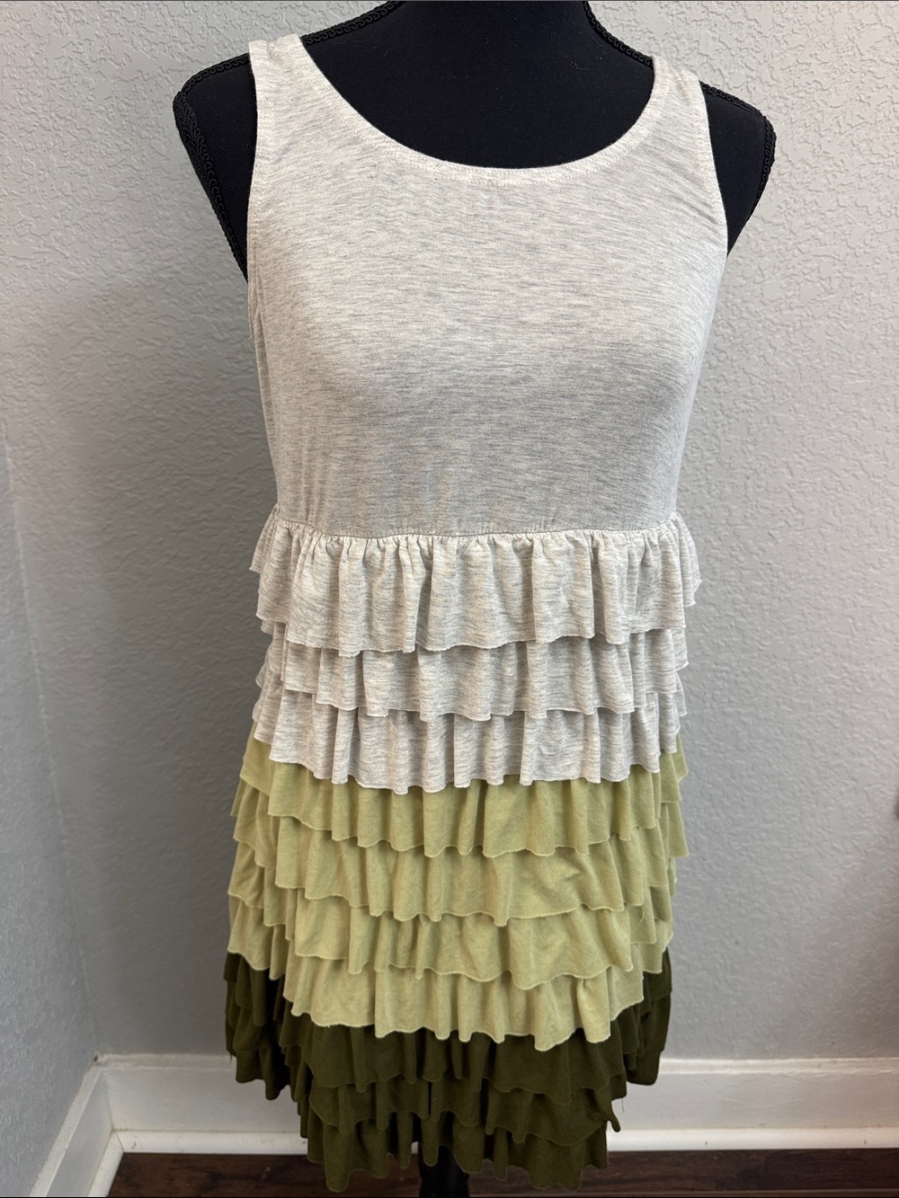 Sleeveless Ruffle Tiered Tank Top in Heather Cream and Olive